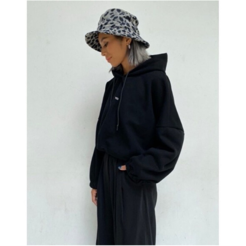 NEW Wyeth Bucket Hat Womens One Size Gray Leopard Print Fuzzy Retro Y2K 90s Boho - Picture 1 of 16
